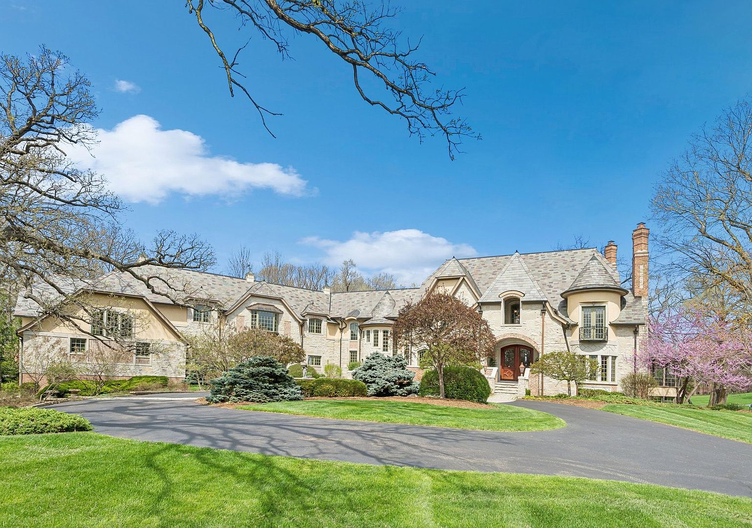 Custom home exterior, North Barrington, Illinois
